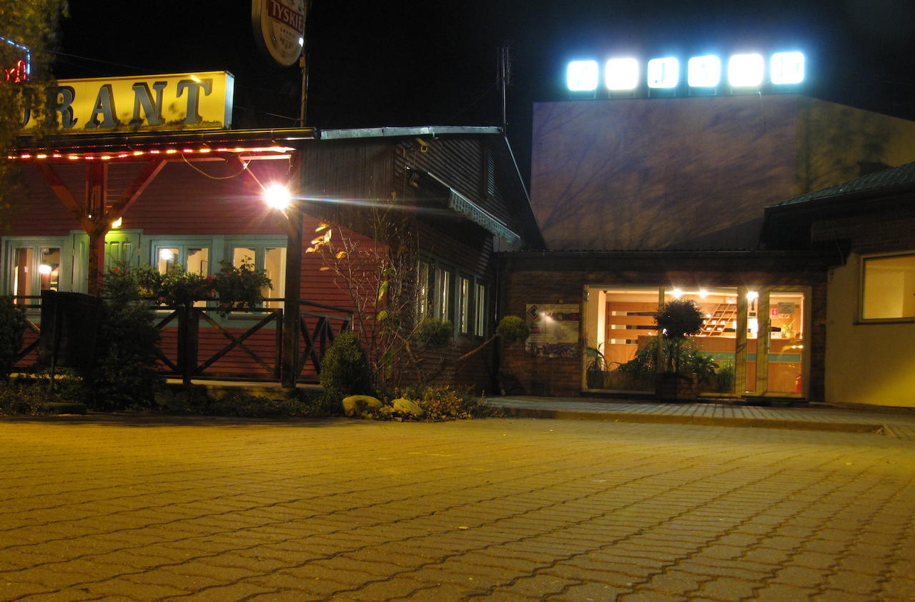 Zajazd Duet Radzymin Exterior foto